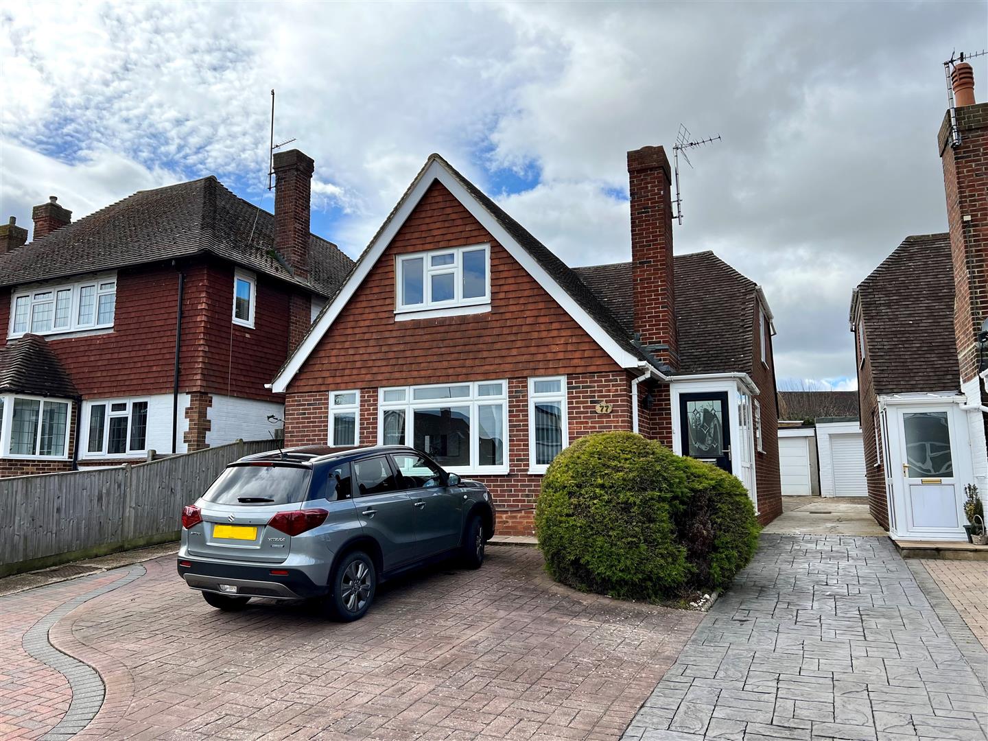 Property Details for Willingdon Park Drive Eastbourne East Sussex BN22 0DB Town Property